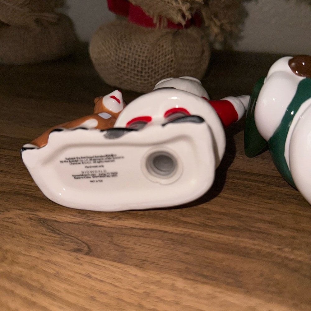NIB RUDOLPH Festive Santa and Snowman ceramic SALT AND PEPPER  Set - Picture 11 of 14